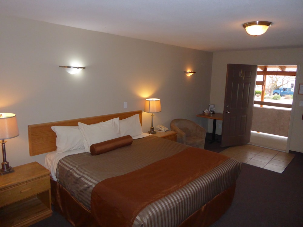 Standard Room, 2 Queen Beds, Accessible photo 3