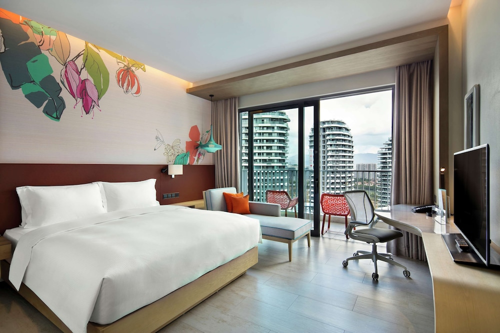 Room, 1 King Bed (Better View) - Photo 1