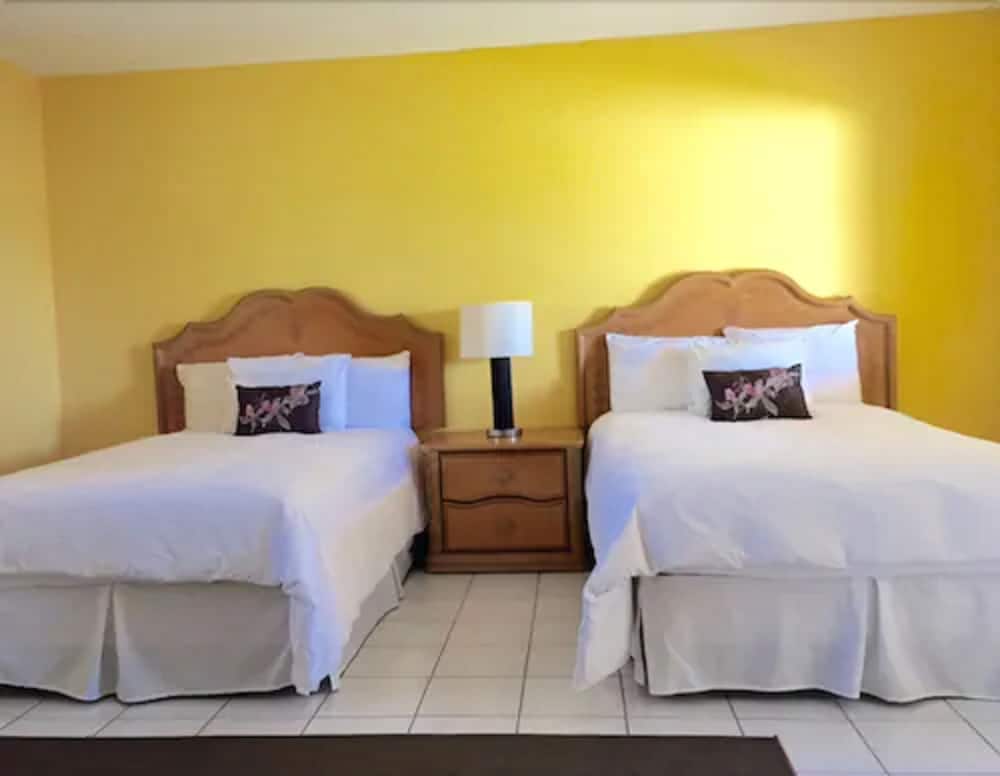 Deluxe Room, 2 Double Beds