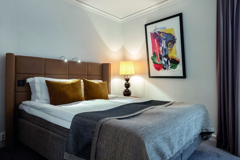 Superior Double or Twin Room thumbnail 5