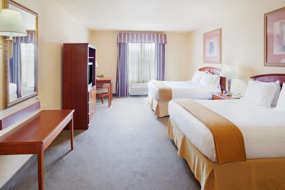 Standard Room, 2 Queen Beds, Accessible (Comm, Tub) - Photo 1