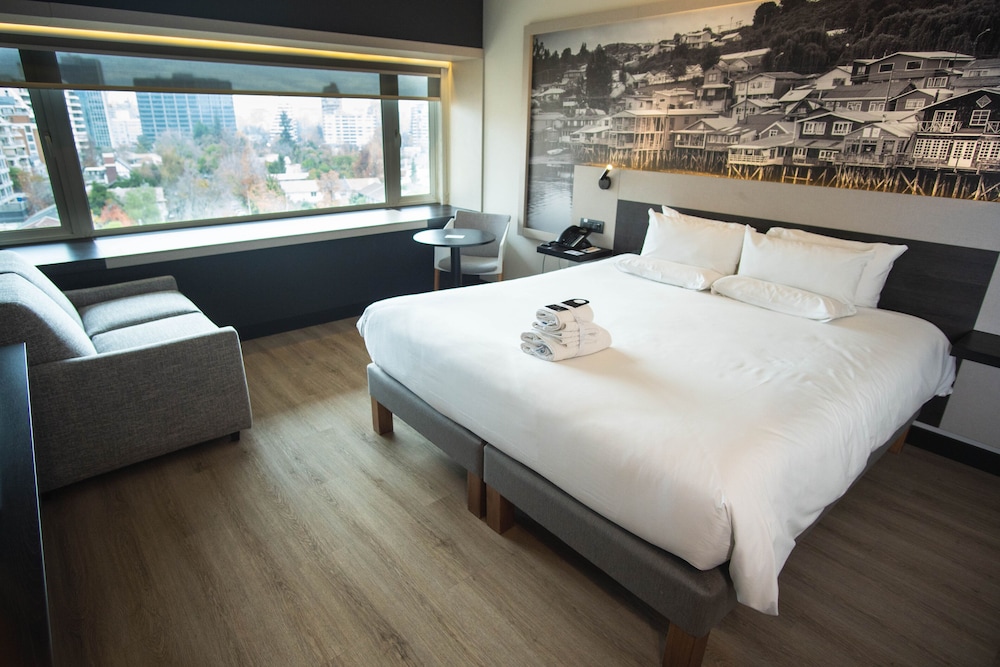 Superior Room, 1 Queen Bed - Photo 8