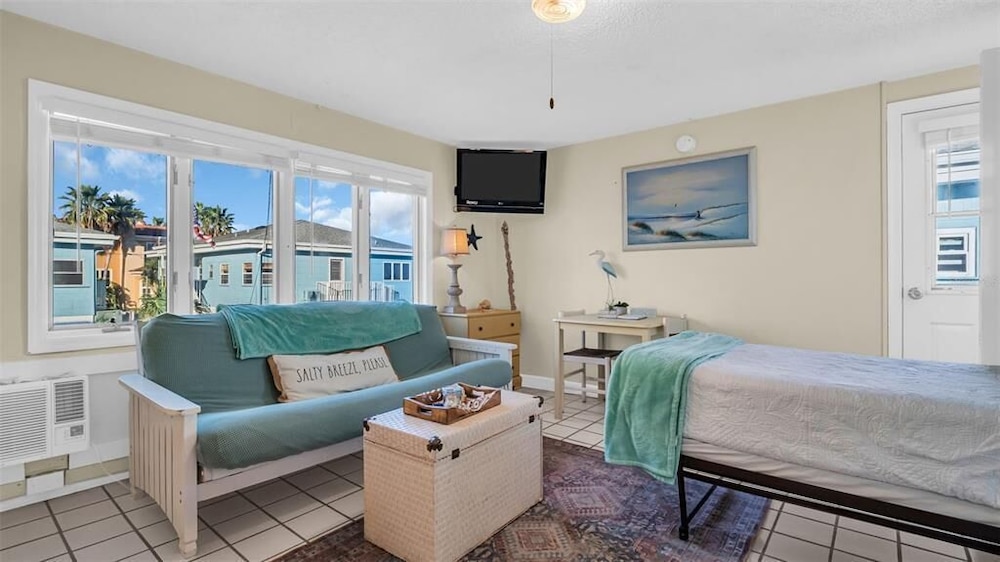Standard Studio, 1 Double Bed, Pool View photo 1