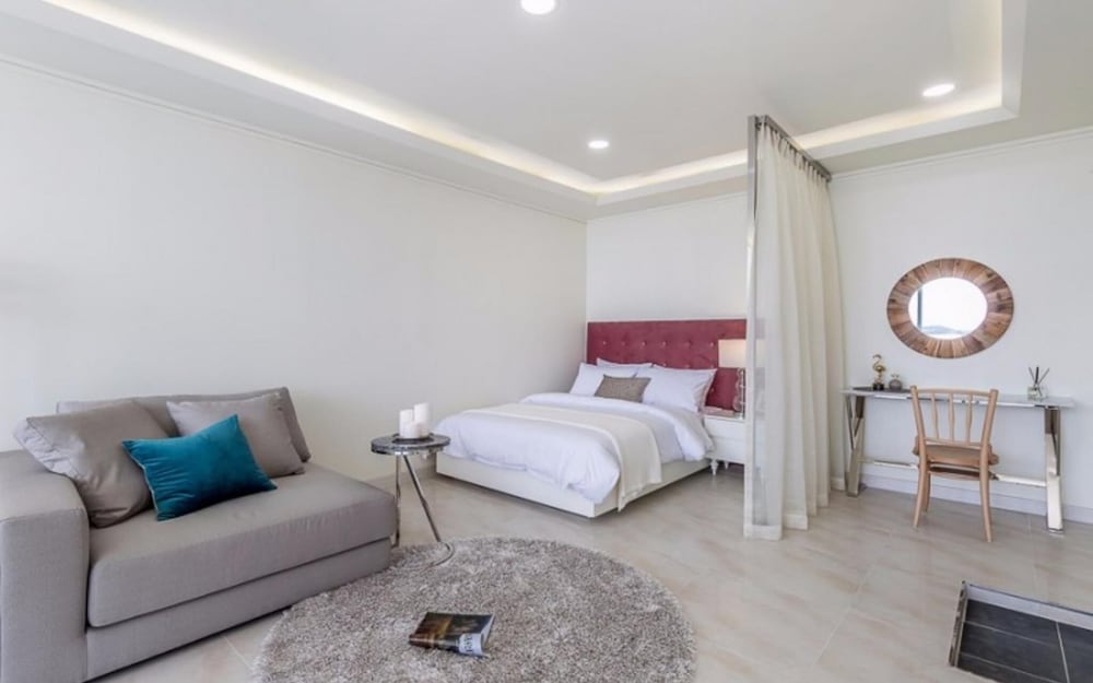 Room (OBLIC 3A) - Photo 6