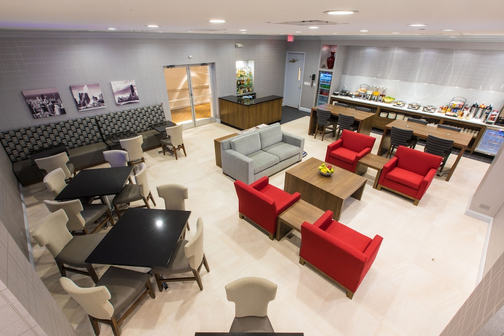 Executive Room, 1 King Bed, Club Lounge Access photo 3