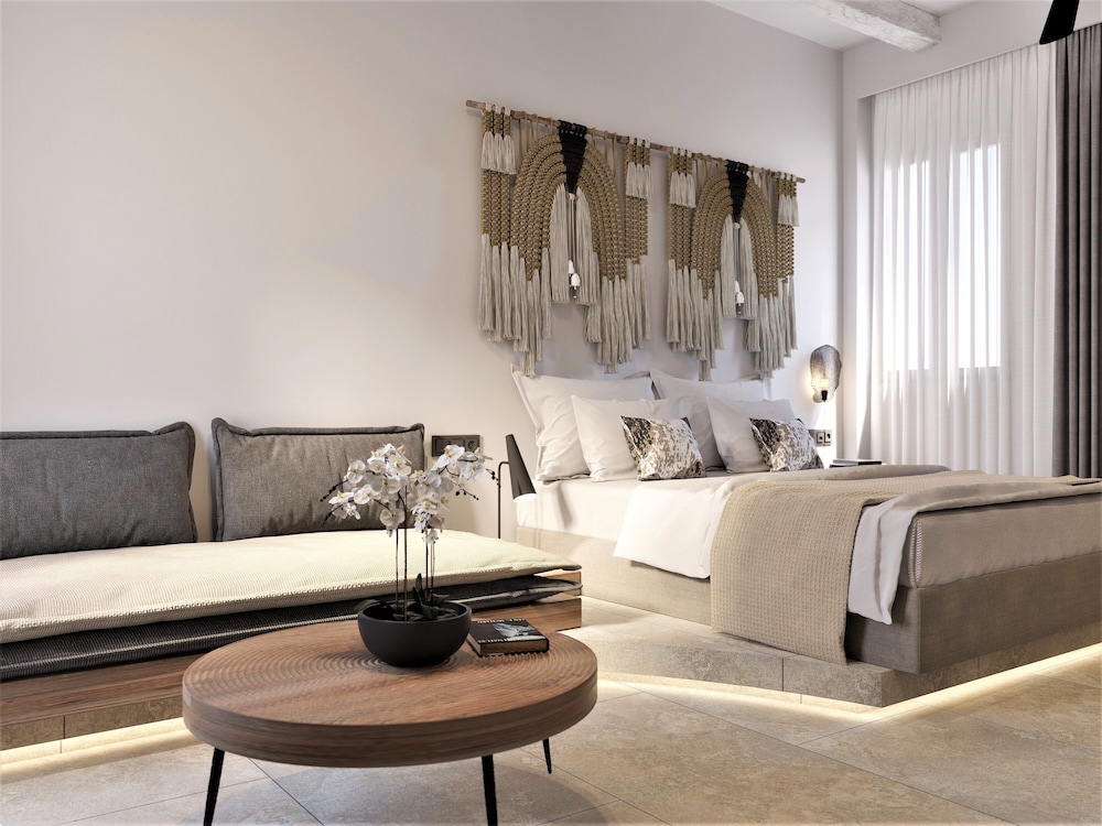 Signature Studio Suite photo 1