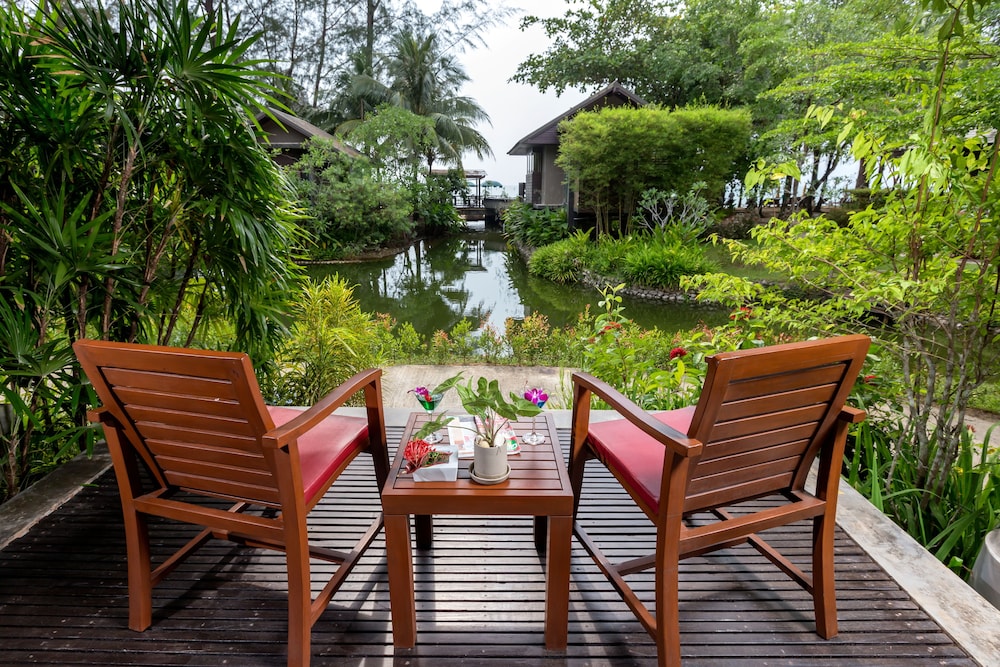 Grand Double or Twin Room, Garden View (Manor Villa) thumbnail 5