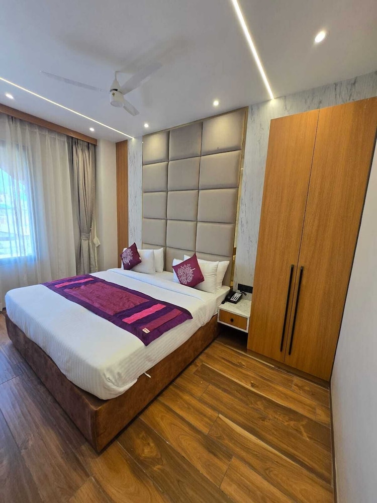 Executive Room - Photo 2
