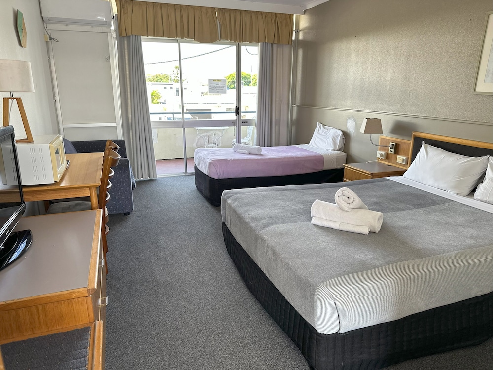 Deluxe Balcony Room (Upstairs) photo 1
