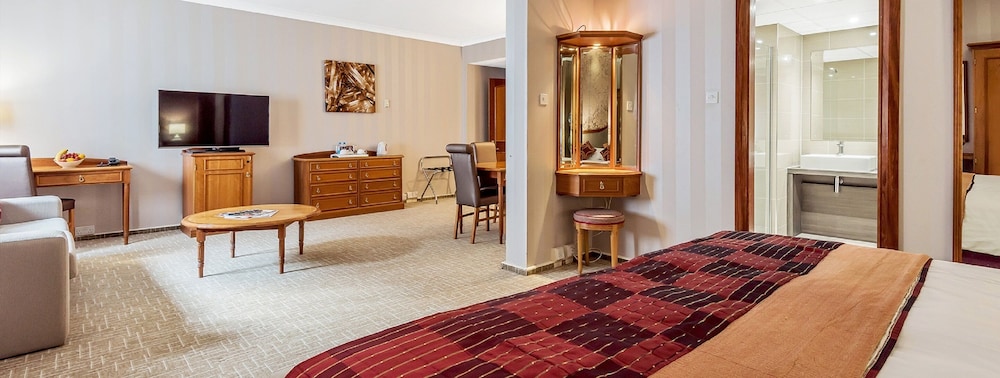 Suite, Multiple Beds