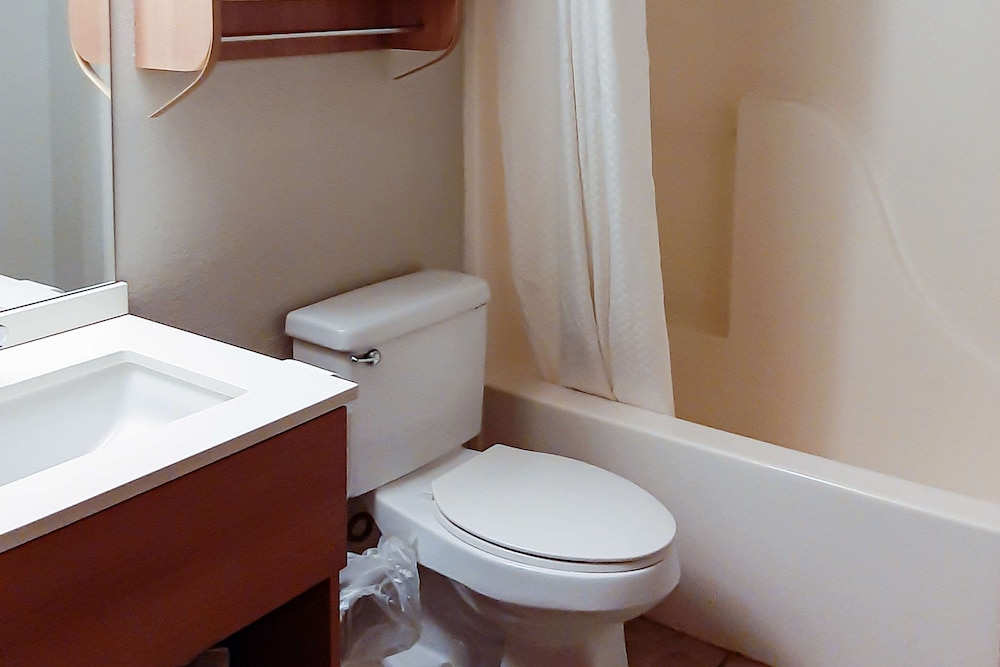 Suite, 2 Queen Beds, Accessible, Non Smoking photo 2