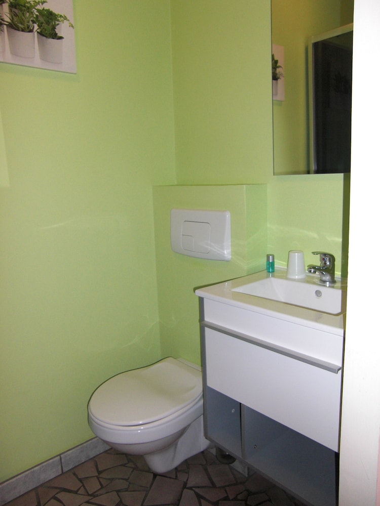 Double Room - Photo 9