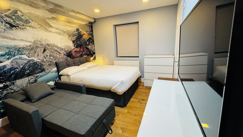 Deluxe Studio Suite photo 2