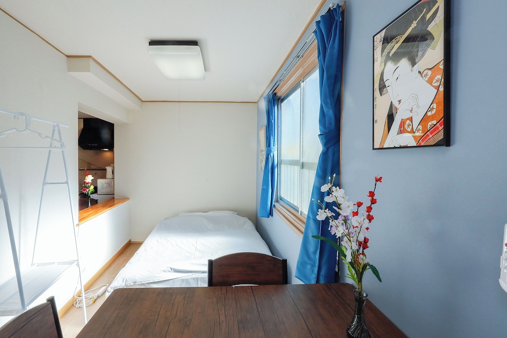 201 photo 3