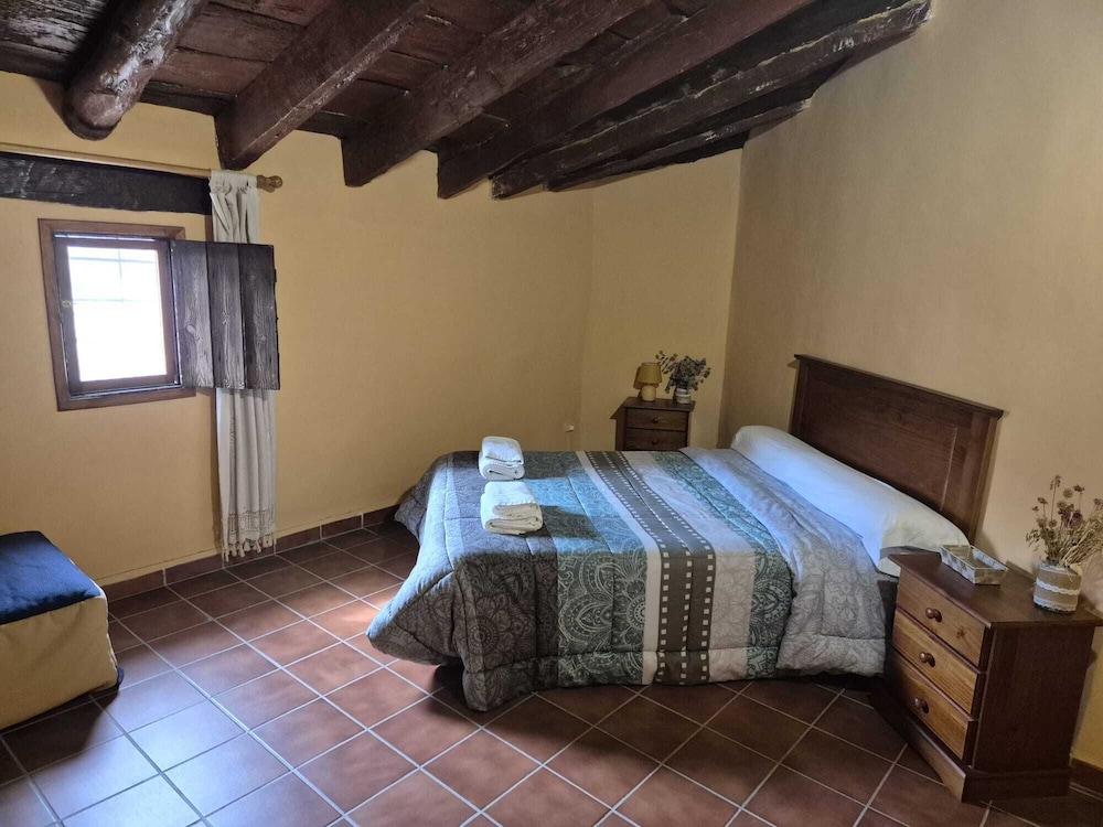 Habitación Básica, 1 Cama Queen, Baño Compartido