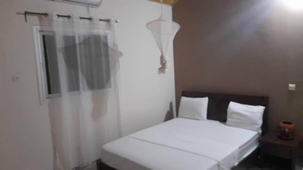 Single Room, Garden View