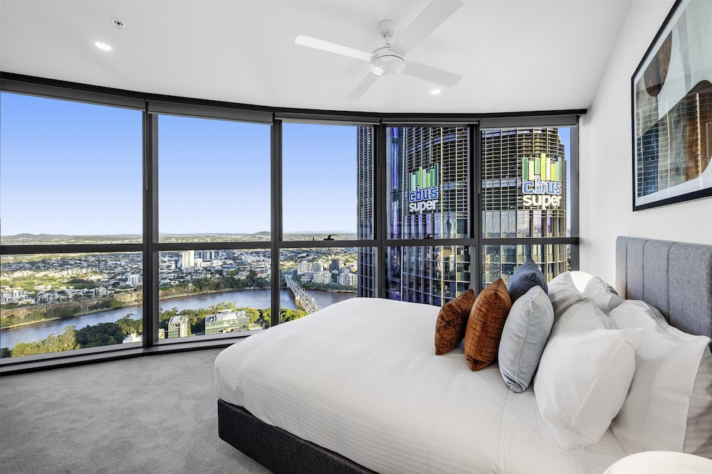 2 Bedroom Skyline View Suite