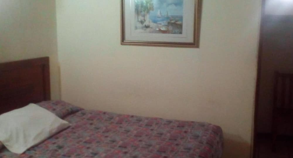 Classic Triple Room, Multiple Beds, Non Smoking photo 1