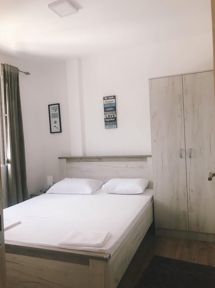 Deluxe Studio (Double)