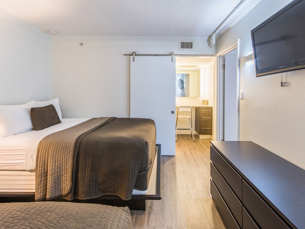 Comfort Suite, 2 Queen Beds - Photo 3