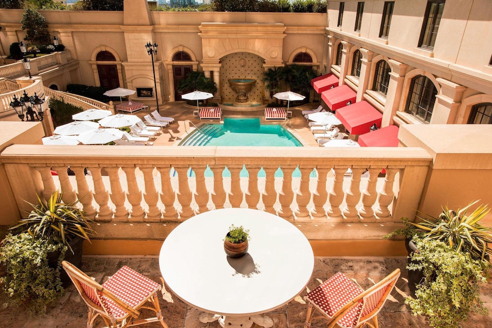 Suite, 1 King Bed, Pool View (Terrace) - Photo 2
