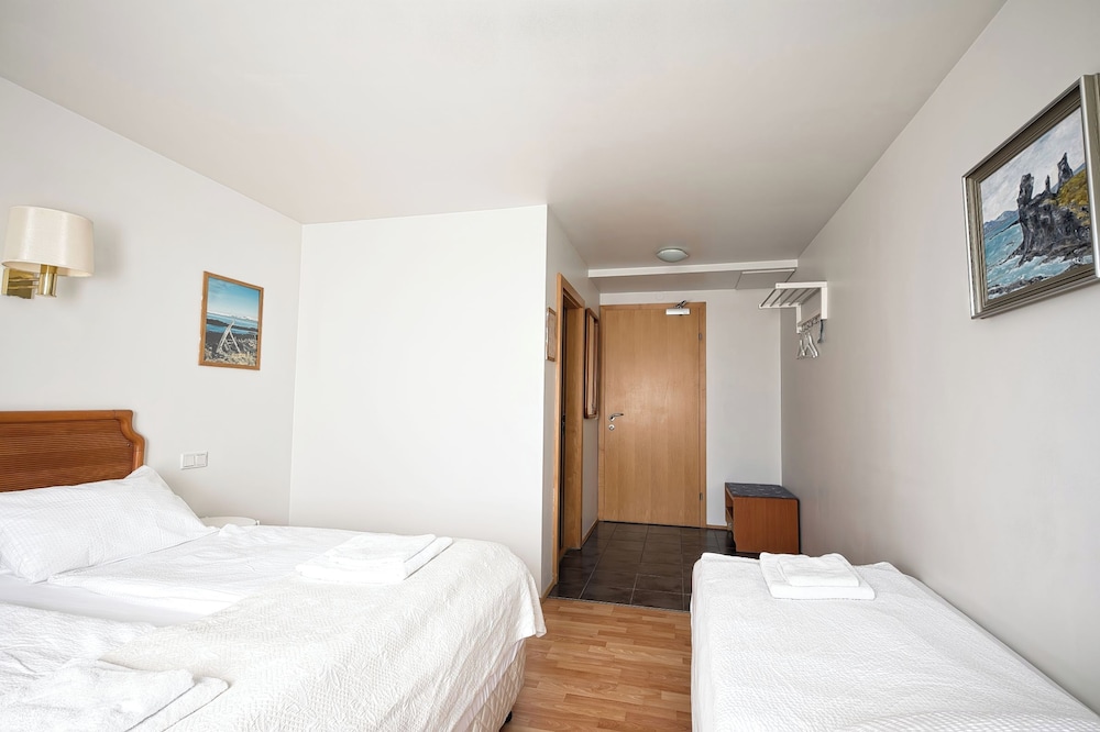 Basic Triple Room, 3 Twin Beds, Mountain View - Photo 5
