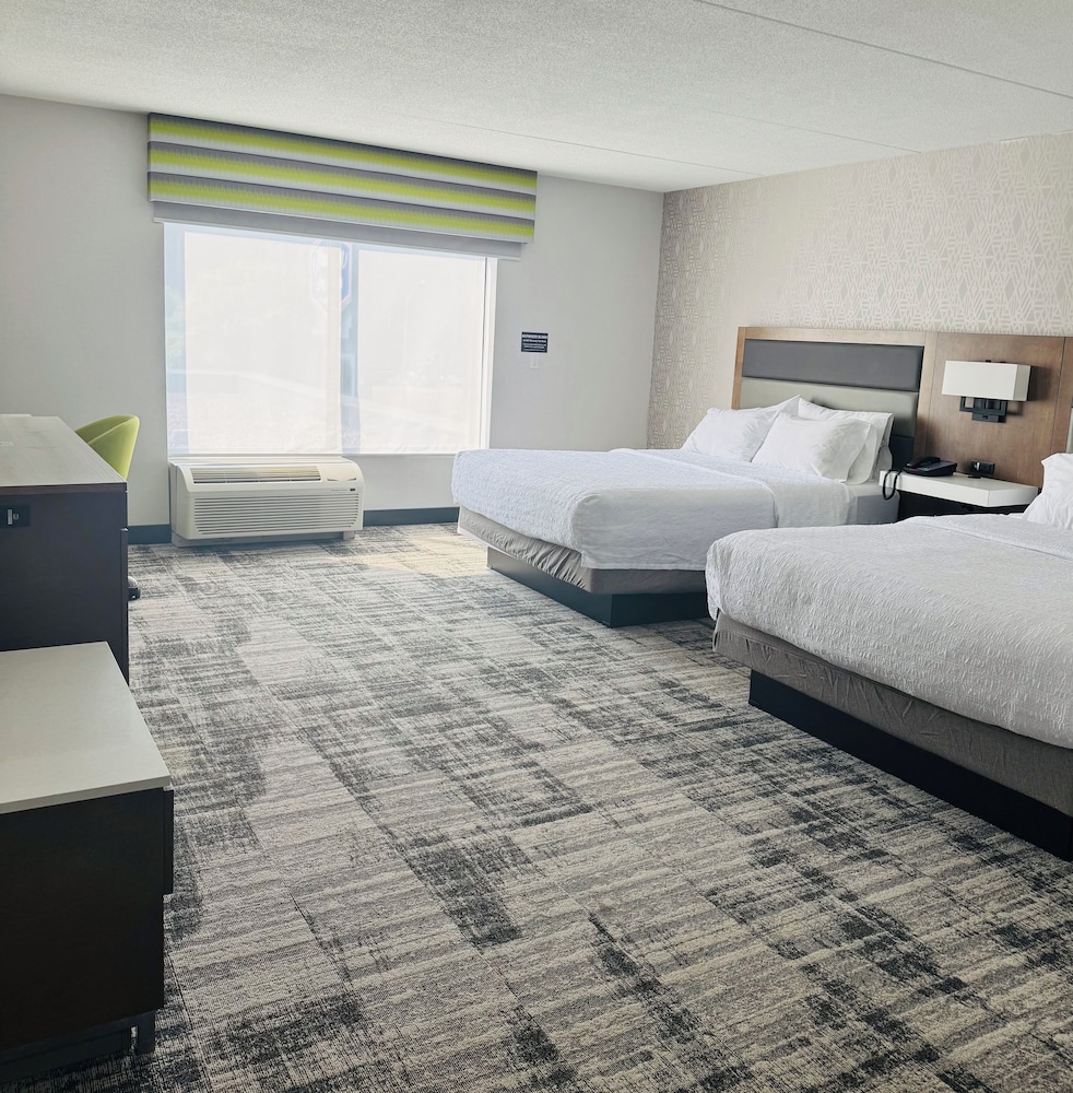 Room, 2 Queen Beds, Accessible, Bathtub - Photo 3