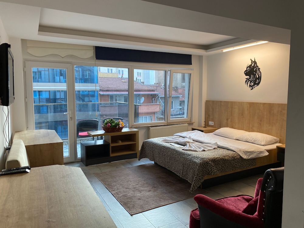 Premium Studio Suite photo 3