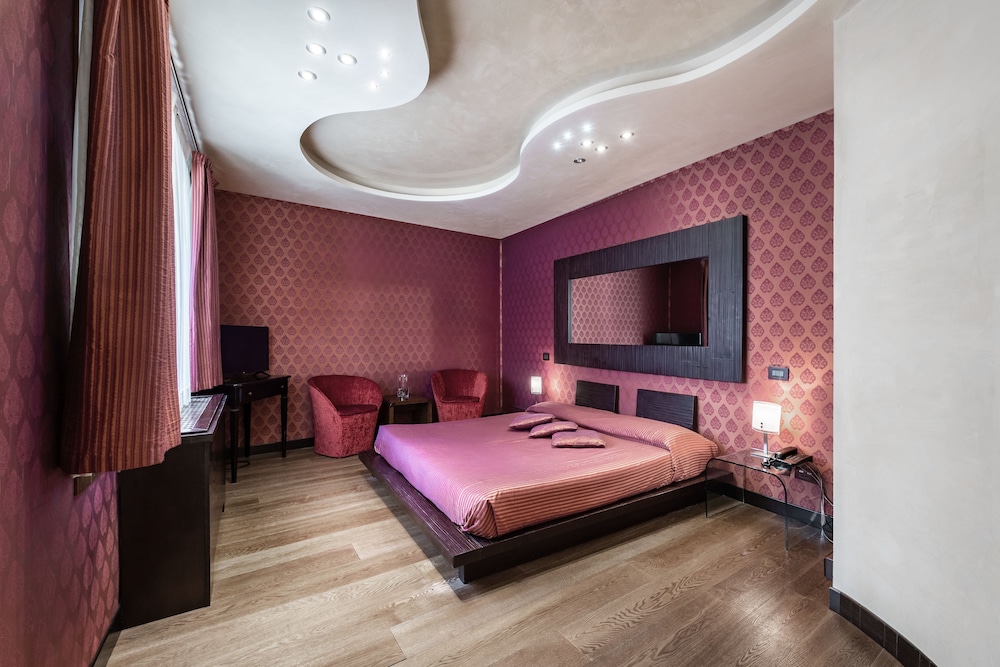 Superior Double or Twin Room photo 3