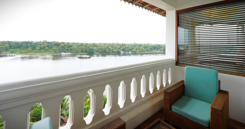 Royal Suite with Panoramic View - Photo 5