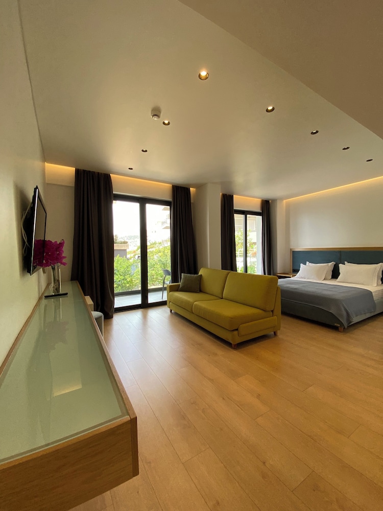 Junior Suite, Partial Sea View photo 1