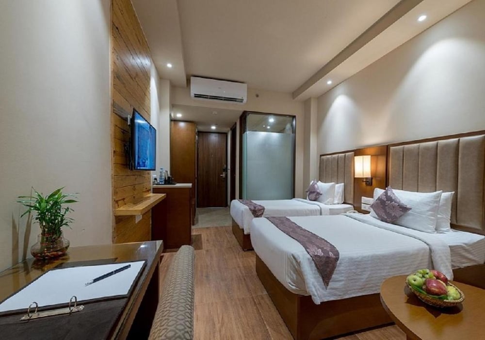 Premium Twin Room - Photo 5