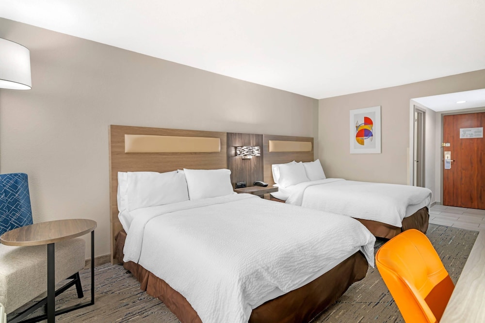 Standard Room, 2 Double Beds, Non Smoking - Photo 2