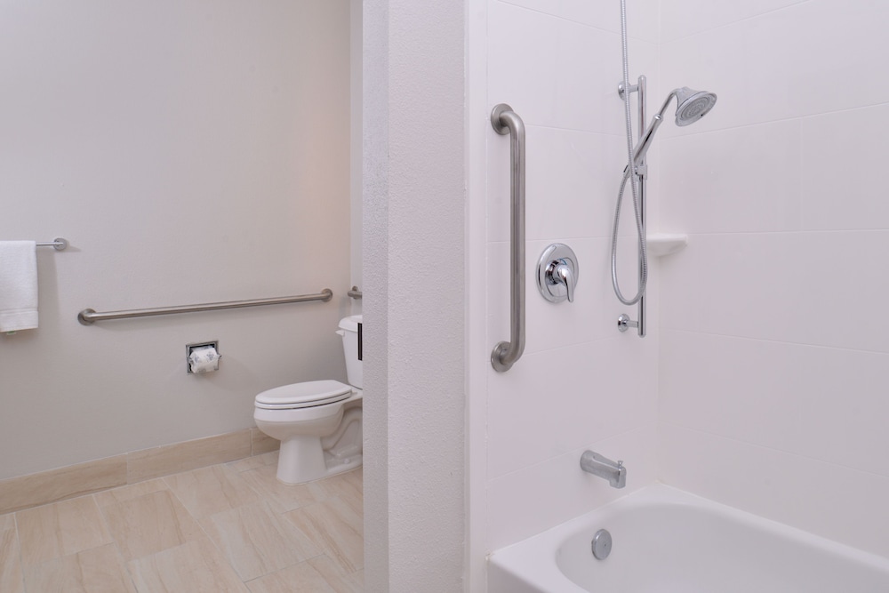 Suite, 1 Bedroom, Accessible (Accessible Tub) photo 2