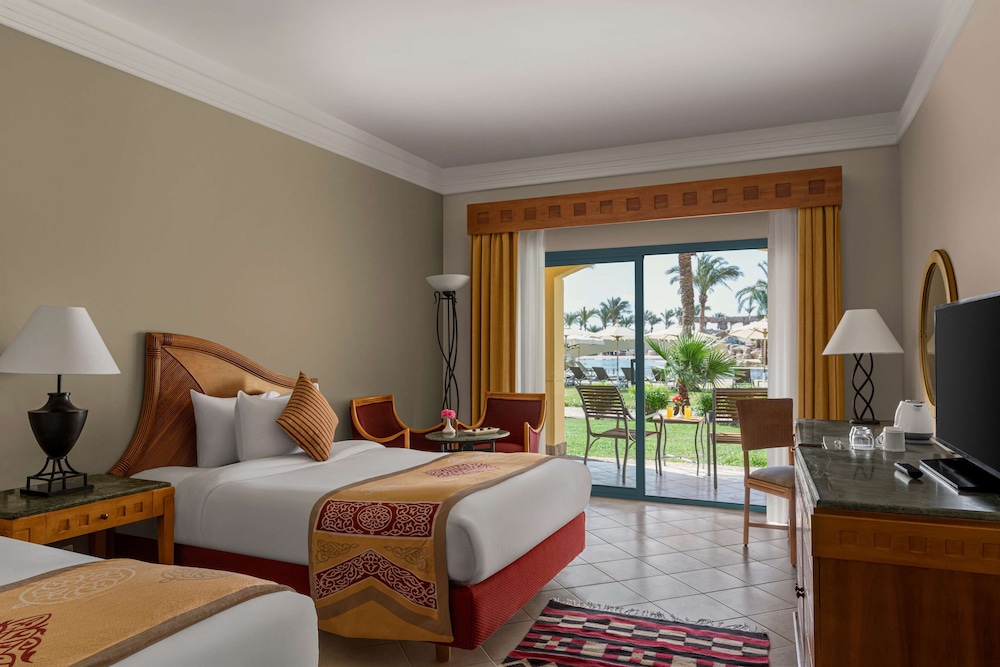 Pool View Room Twin bed