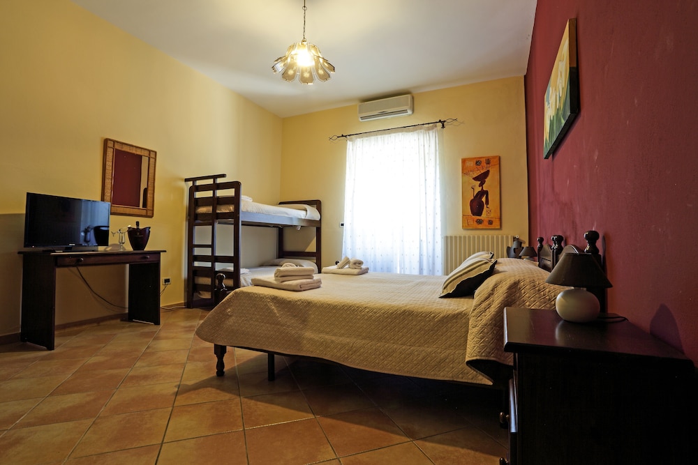 Quadruple Room photo 1