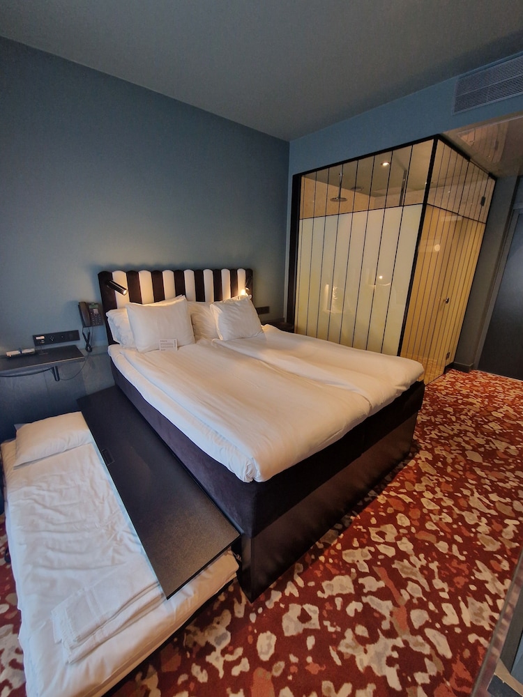 Standard Room, Multiple Beds, Non Smoking - Photo 1