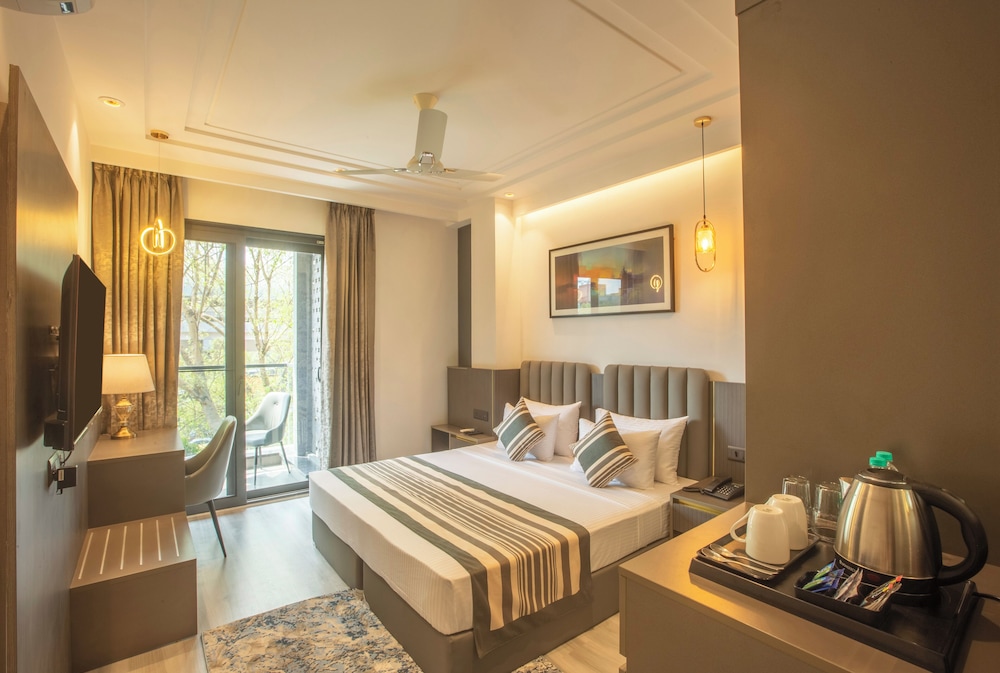 Deluxe Double Room, 1 Double Bed, Private Bathroom, Courtyard View
