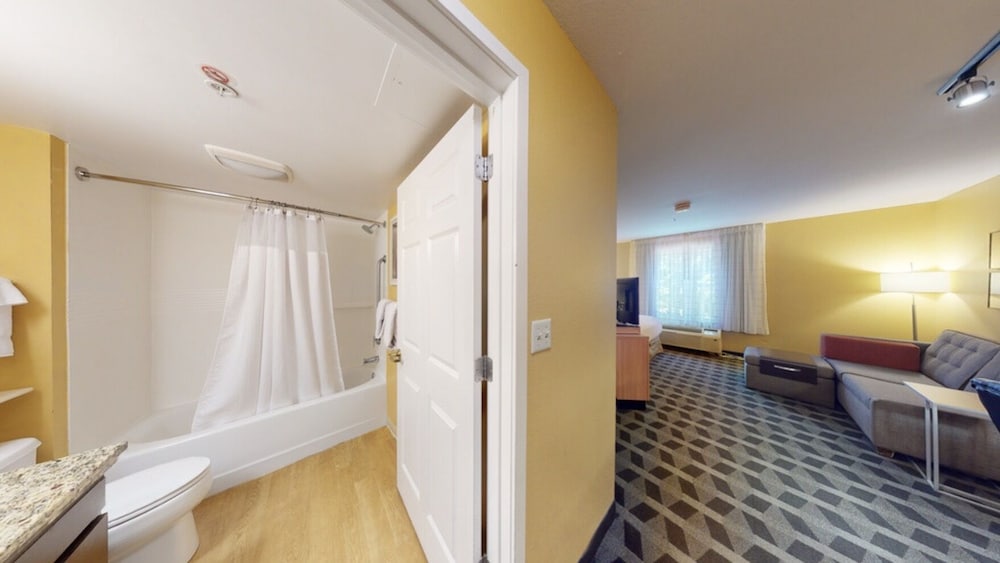 Deluxe Studio Suite, Accessible photo 1