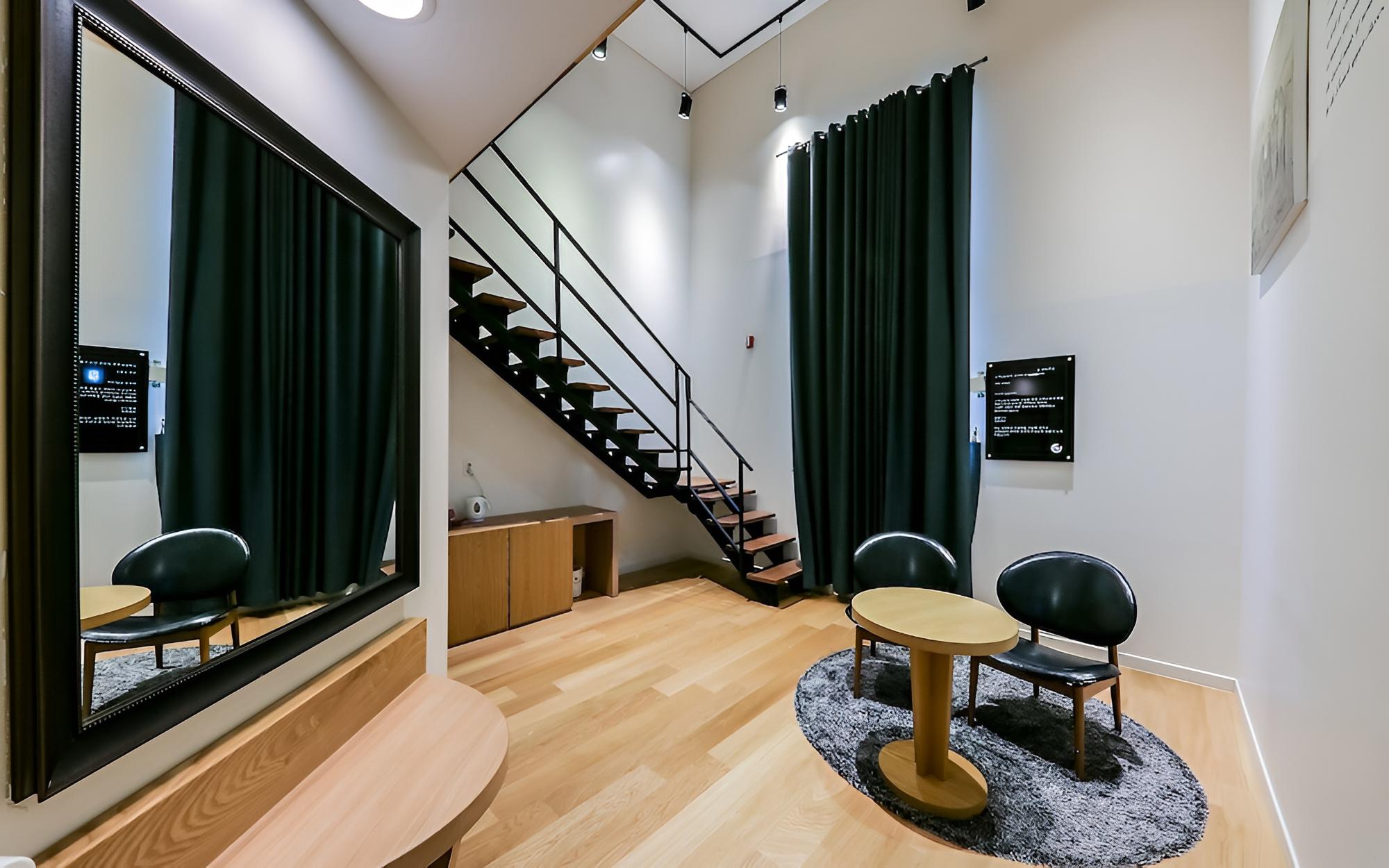 Room (Gallery Standard) photo 1