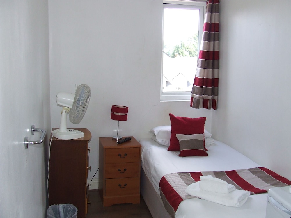 Single Room, Shared Bathroom photo 2