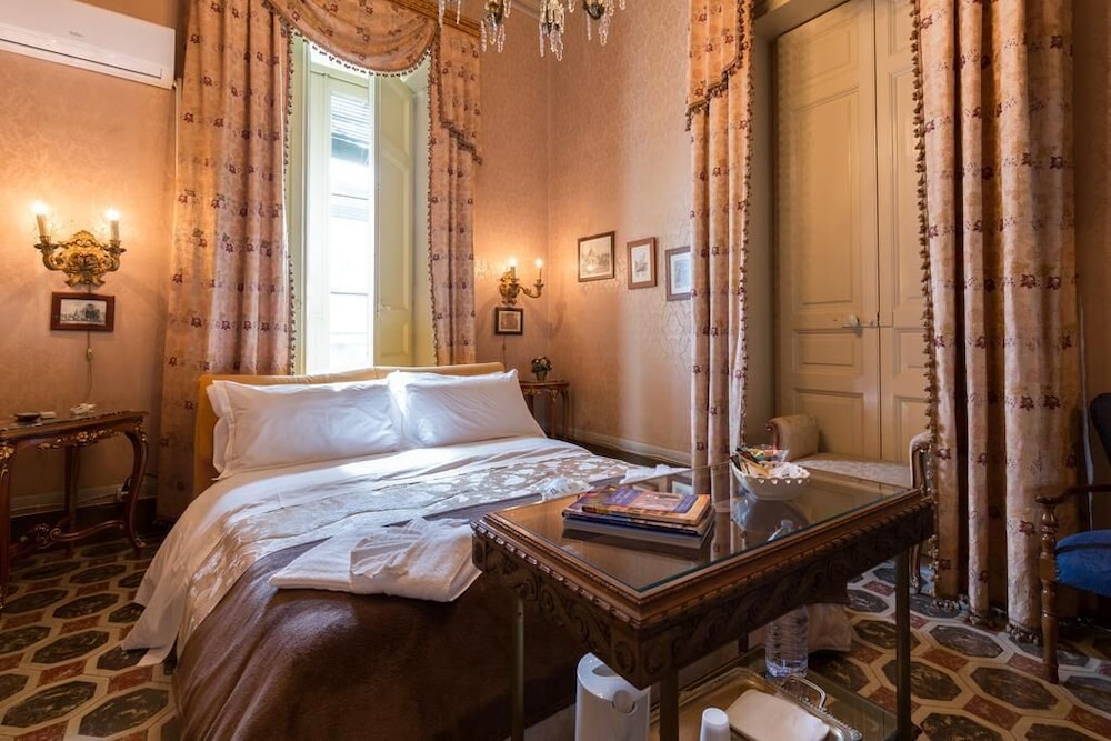 Superior Room (Agata - Private External Bathroom)