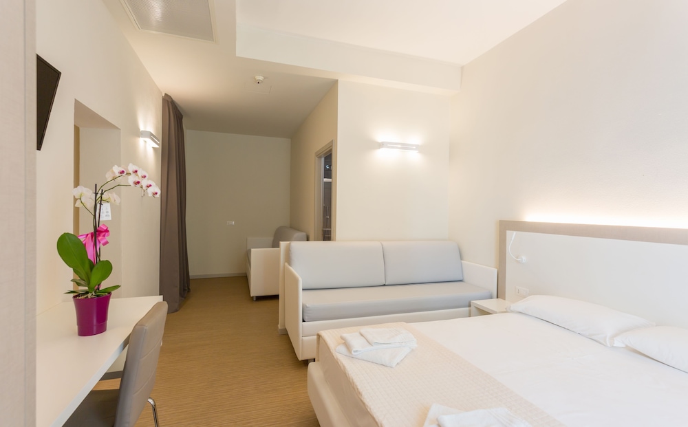Family Studio Suite, Private Bathroom
