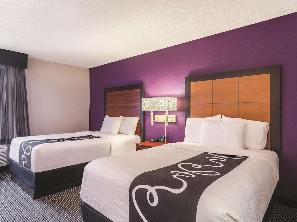 Room, 2 Double Beds, Non Smoking - Photo 1