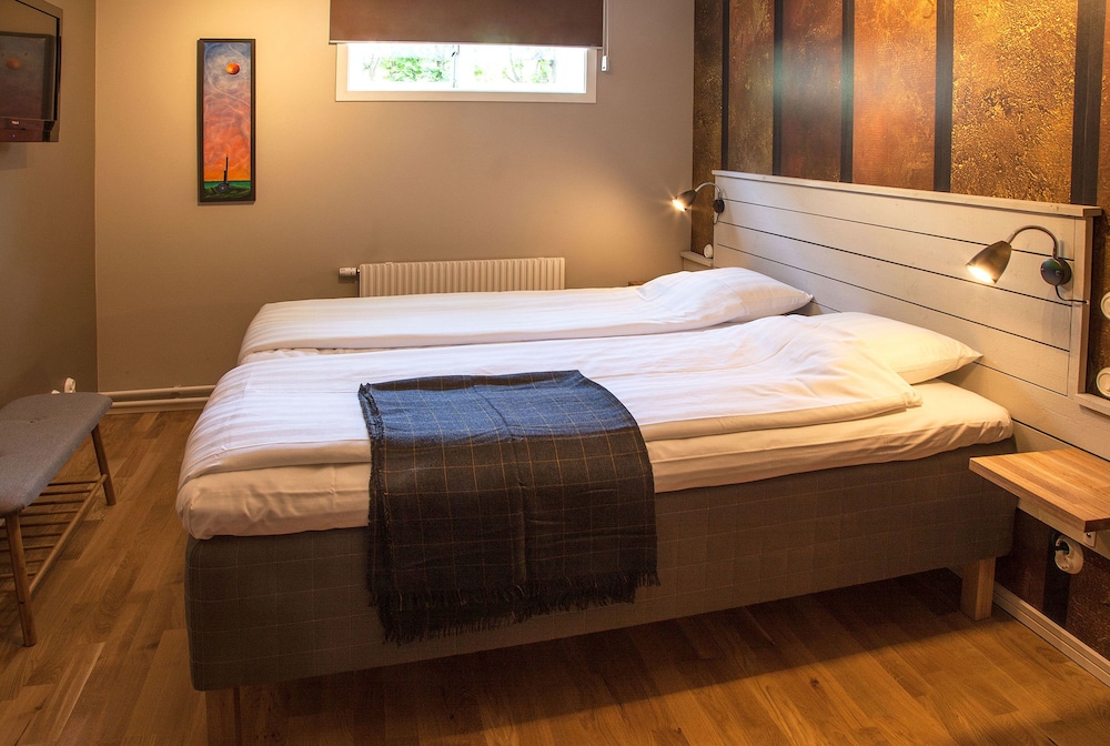 Economy Double or Twin - Privat Bathroom, Basement Level (Pets not allowed) photo 3