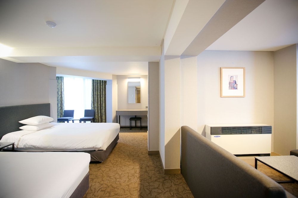 Family Suite (No Parking, additional fee occurs if number of people booked & staying are different) - Photo 4