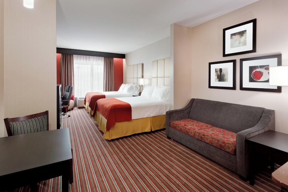 Suite, Multiple Beds - Photo 1