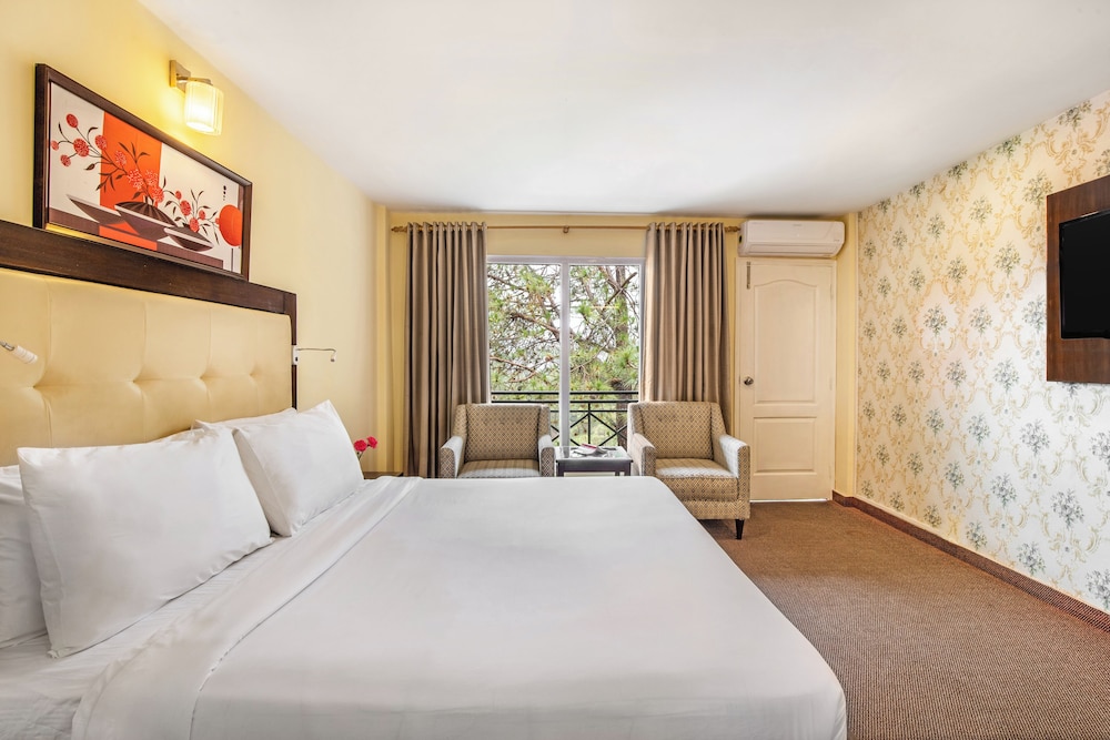 Maple Room photo 3