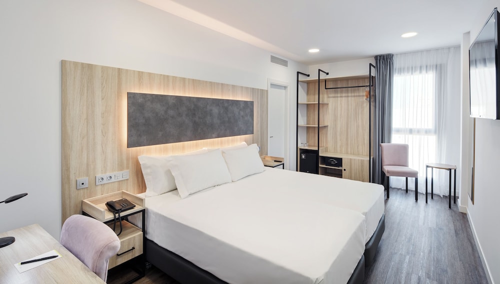 Classic Twin Room, 2 Twin Beds - Photo 1