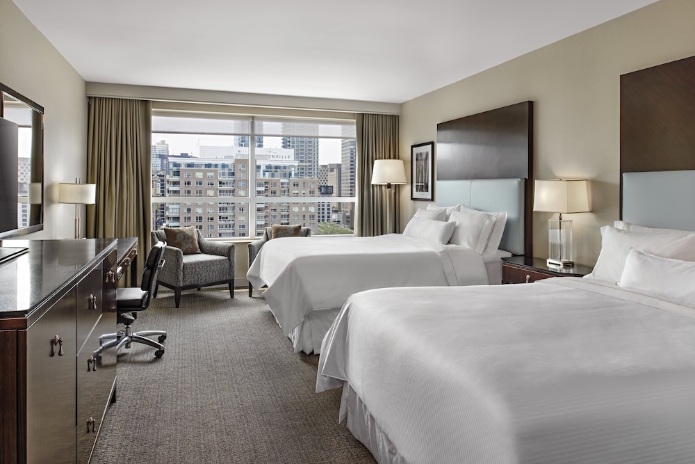 Premium Room, Multiple Beds - Photo 3